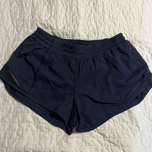 Lululemon Hotty hot shorts 2.5in